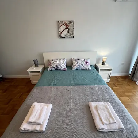 3br Promenade Apartment *